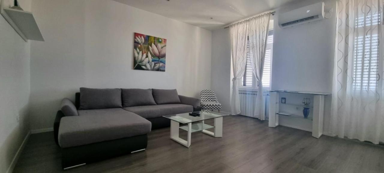 Apartment Lori - beautiful view Rijeka Exterior foto