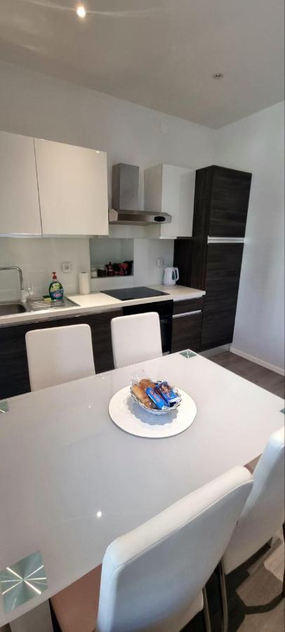 Apartment Lori - beautiful view Rijeka Exterior foto